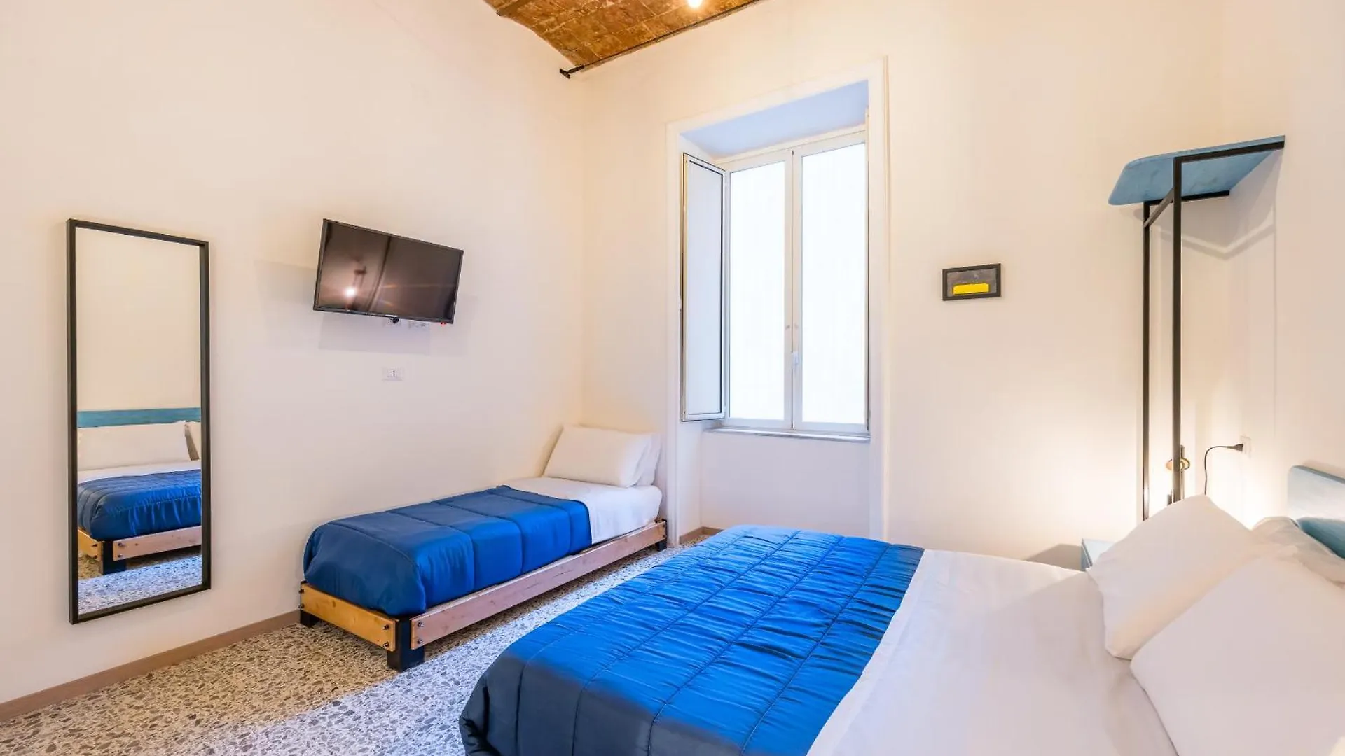 Via Milano Central Station Apartment Naples