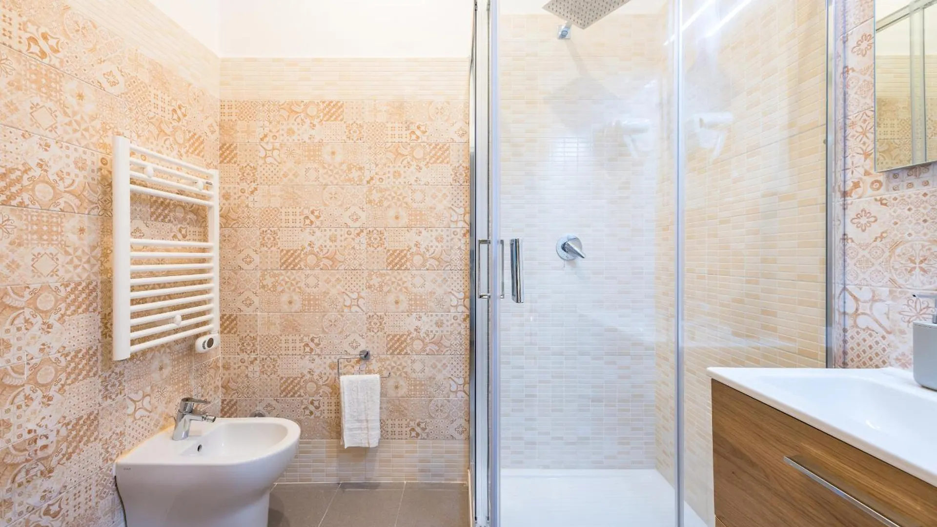 Via Milano Central Station Apartment Naples
